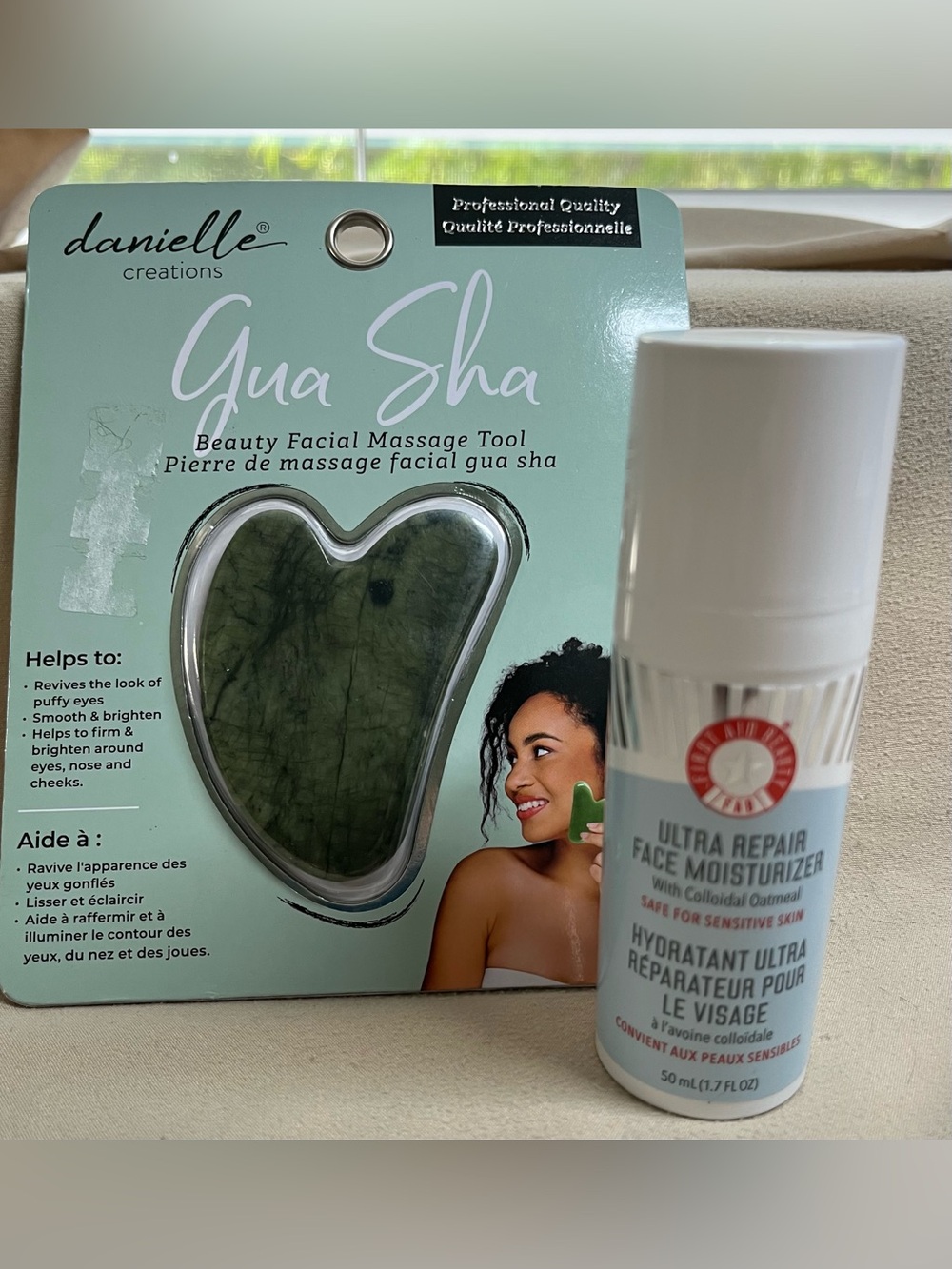 Danielle Gua Sha Facial Massage Tool/First Aid Beauty Ultra Repair Moisturizer
